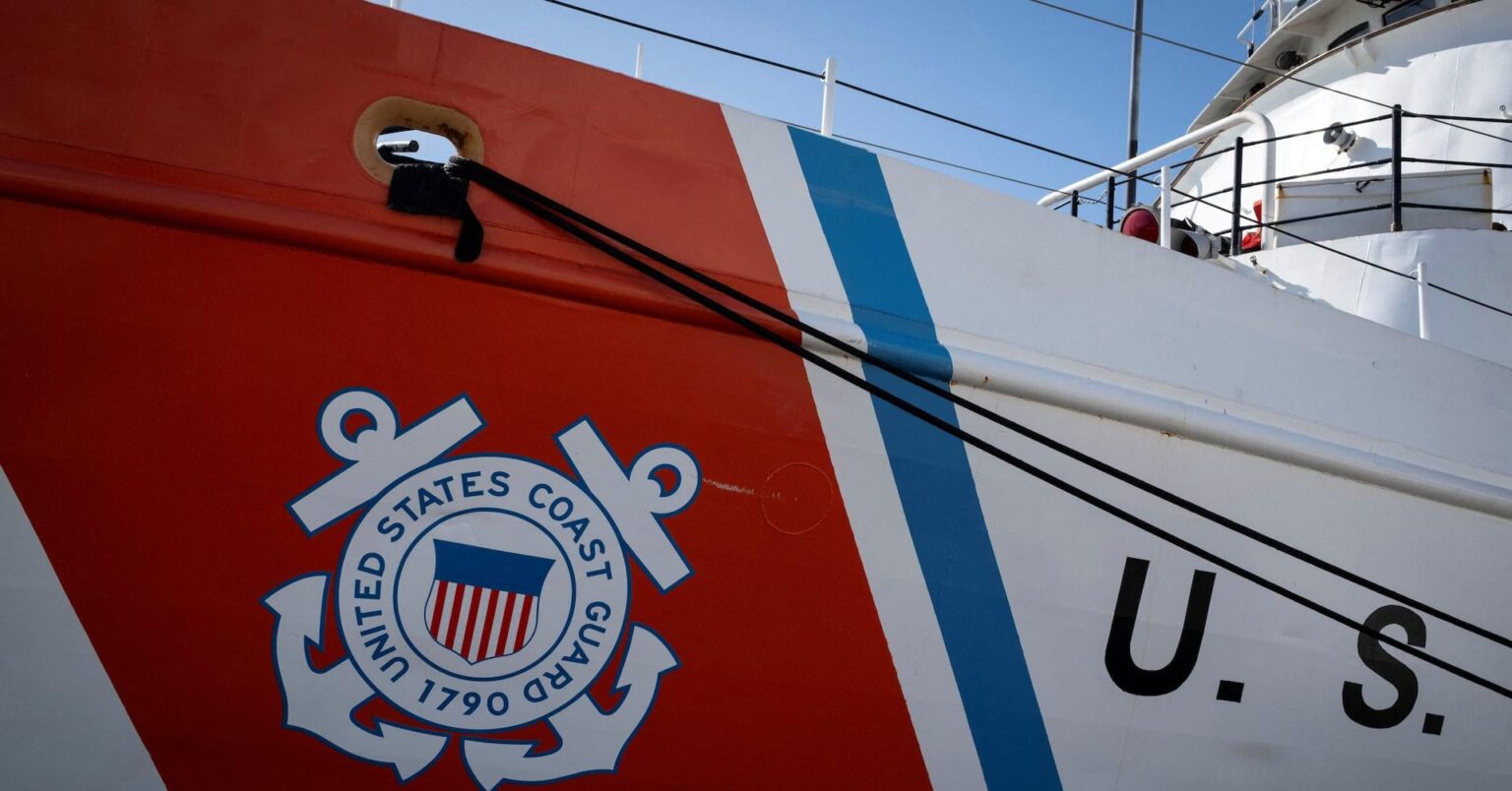 Reuters Exclusive: Der US-Küstenwache fehlen vorerst Kräfte, um den mit Venezuela in Verbindung stehenden Tanker zu beschlagnahmen, sagen Quellen