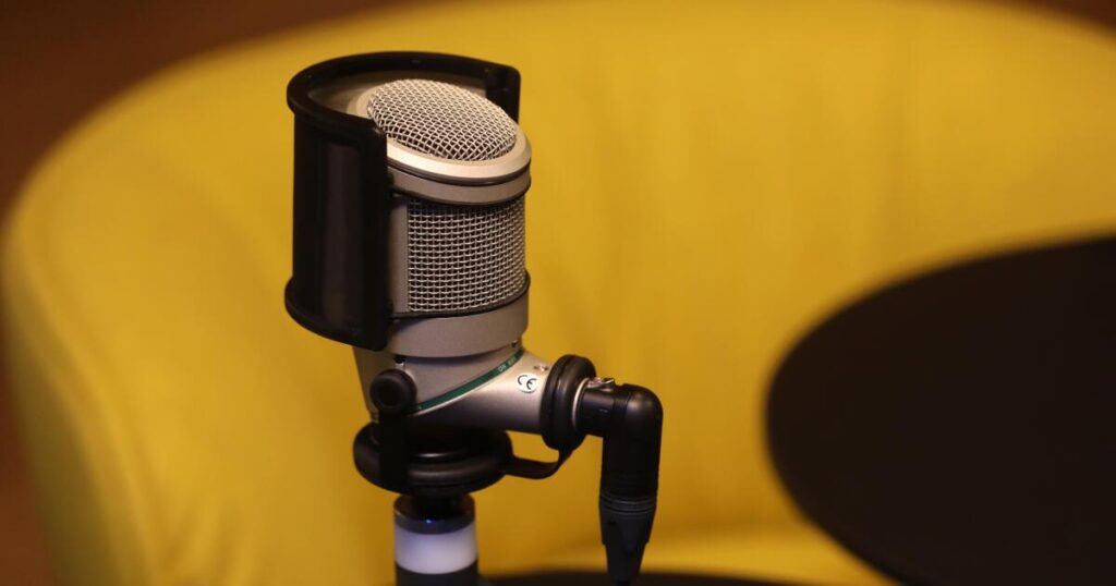 Die Podcast-Branche steht unter Belagerung, da KI-Bots die Atemwege mit Tausenden von Programmen überschwemmen