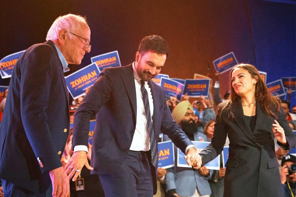 Aoc begleitet Zohran Mamdani bei der Amtseinführung des New Yorker Bürgermeisters