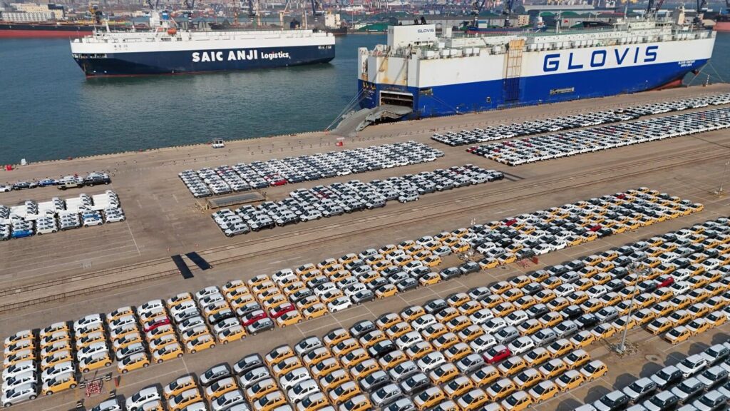 Chinas Handelsüberschuss übersteigt 1 Billion US-Dollar, da seine Exporte stark ansteigen