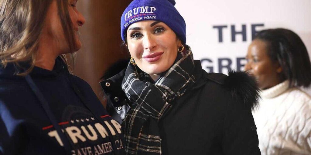 MAGA-Influencer „auffällig ruhig“, nachdem Trump in neuen Epstein-Akten genannt wurde: NYT