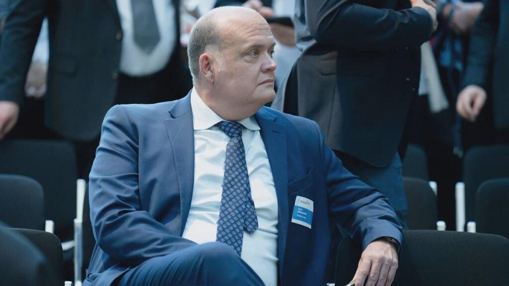 Robin Alexander verlässt überraschend die „Welt“. Es rumort, seit an der Spitze ein Chefredakteur auf Krawallkurs steht – offenbar hat die Redaktion jüngst einen Gauland-Gastbeitrag verhindert. Was ist los bei Springers einstigem Vorzeigeblatt? Robin Alexander verlässt überraschend die „Welt“. Es rumort, seit an der Spitze ein Chefredakteur auf Krawallkurs steht – offenbar hat die Redaktion jüngst einen Gauland-Gastbeitrag verhindert. Was ist los bei Springers einstigem Vorzeigeblatt?
