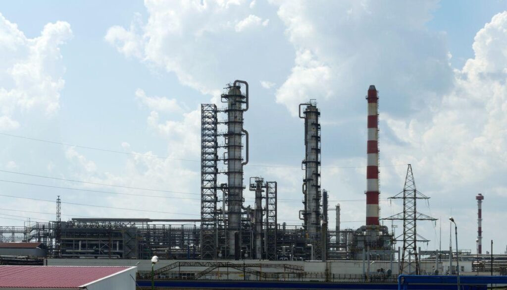 Berichten zufolge haben ukrainische Drohnen die russische Ölraffinerie Rjasan angegriffen