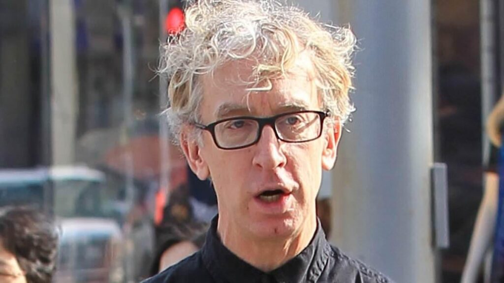 Der Komiker Andy Dick erleidet offensichtlich eine Überdosis, nachdem er auf der Hollywood Street leblos aufgefunden wurde