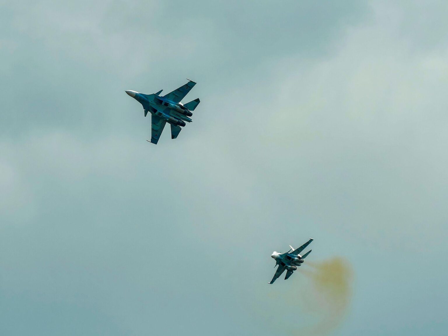 Laut HUR haben ukrainische Partisanen im Oblast Lipezk russische Su-30- und Su-27-Kampfflugzeuge in Brand gesetzt