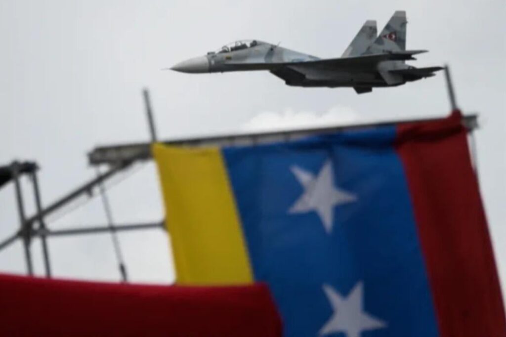 Russland evakuiert die Familien von Diplomaten aus Venezuela, während die USA Öltanker beschlagnahmt haben