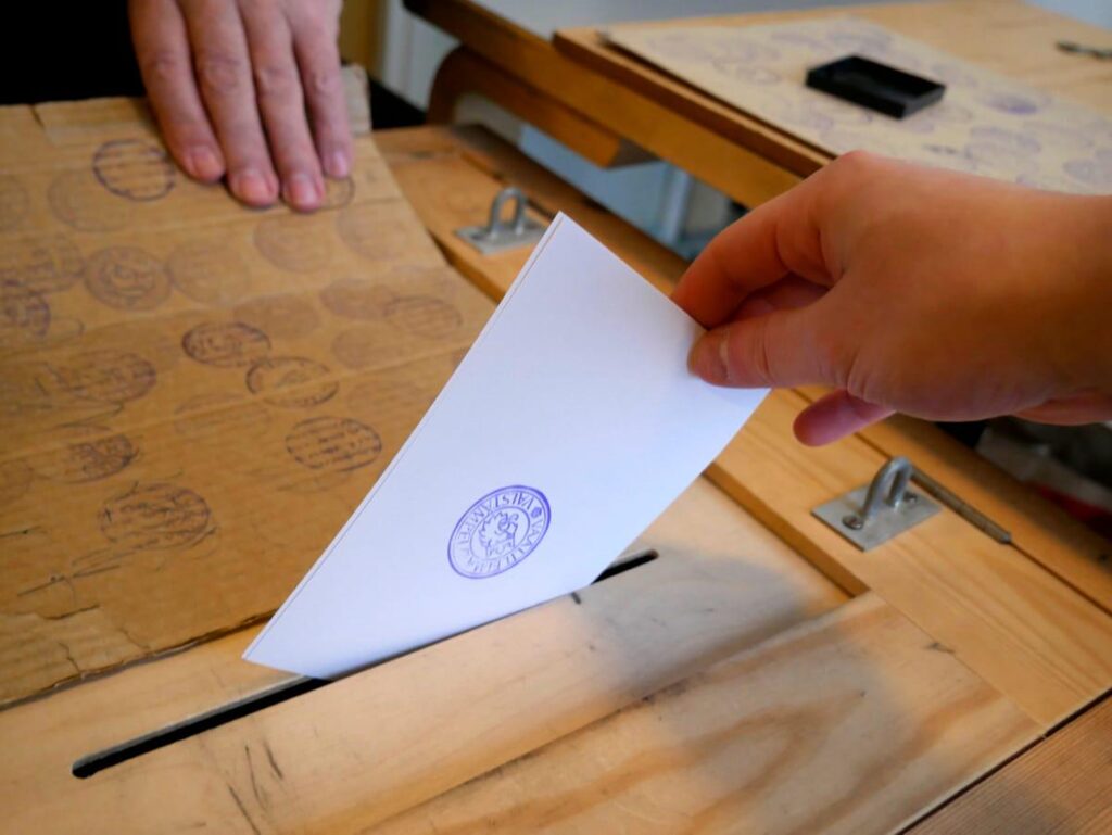 Wissenschaftler befürchten zunehmend, dass KI Wahlen beeinflussen wird