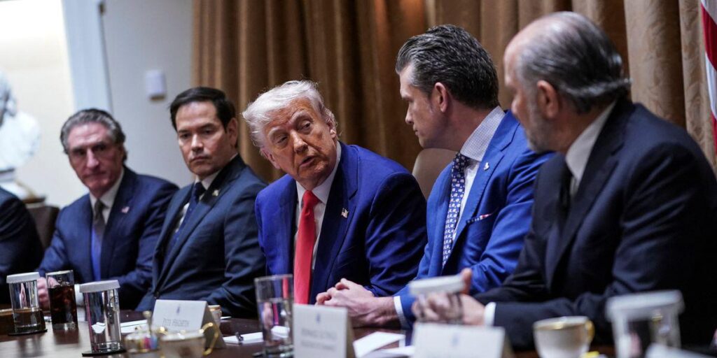 Die Republikaner „warten darauf, dass Trump stirbt oder zurücktritt“, während die Pleite in der Zwischenwahl droht: Analyst