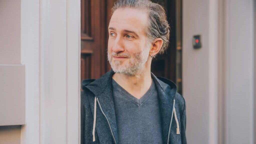 „Ich hatte nicht das Gefühl, dass dieses riesige Erbe mein Leben bereichert“ – Kai Viehof, Enkel des Allkauf-Gründers, schlug ein Erbe aus, das einen zwei- bis dreistelligen Millionenbetrag wert war. Warum hat er das getan? „Ich hatte nicht das Gefühl, dass dieses riesige Erbe mein Leben bereichert“ - Kai Viehof, Enkel des Allkauf-Gründers, schlug ein Erbe aus, das einen zwei- bis dreistelligen Millionenbetrag wert war. Warum hat er das getan?