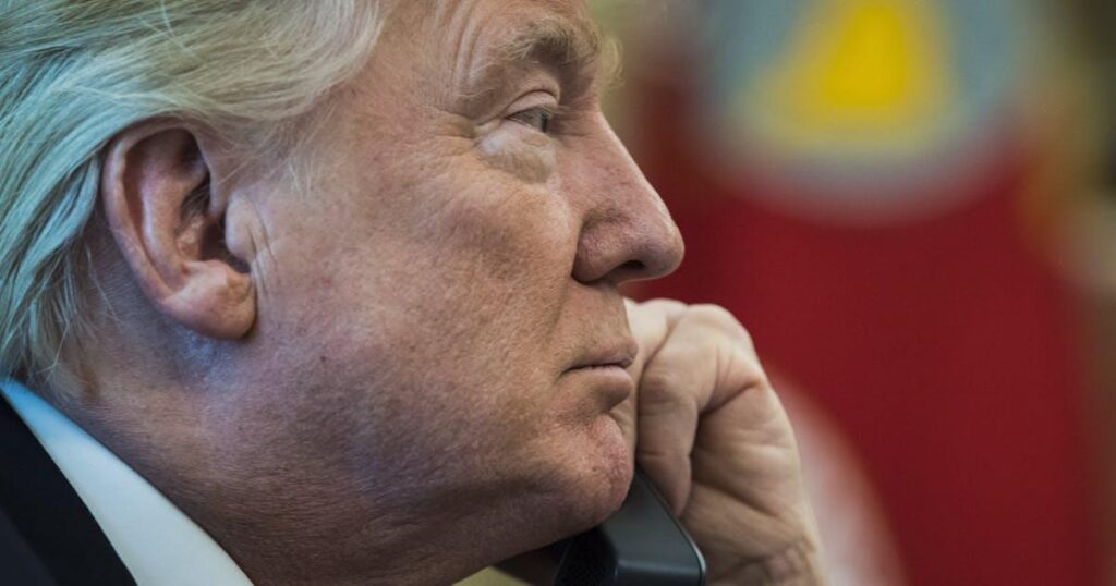 Verdammende Aufzeichnung des Trump 2020-Anrufs enthüllt: „Wer wird Sie aufhalten?“ | Weitere Beweise zeigen, wie Donald Trump versuchte, die Ergebnisse der Landtagswahl in Georgia zu kippen. Verdammende Aufzeichnung des Trump 2020-Anrufs enthüllt: „Wer wird Sie aufhalten?“ | Weitere Beweise zeigen, wie Donald Trump versuchte, die Ergebnisse der Landtagswahl in Georgia zu kippen.