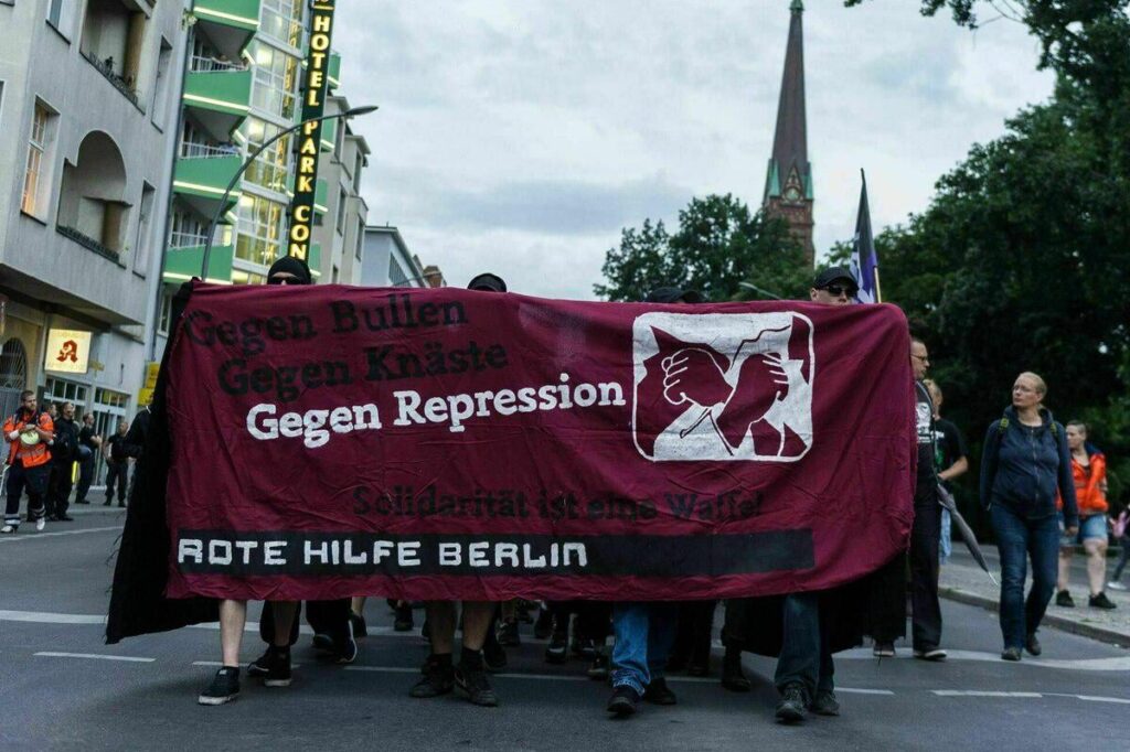 Alle Konten gekündigt: Rote Hilfe droht das finanzielle Aus
