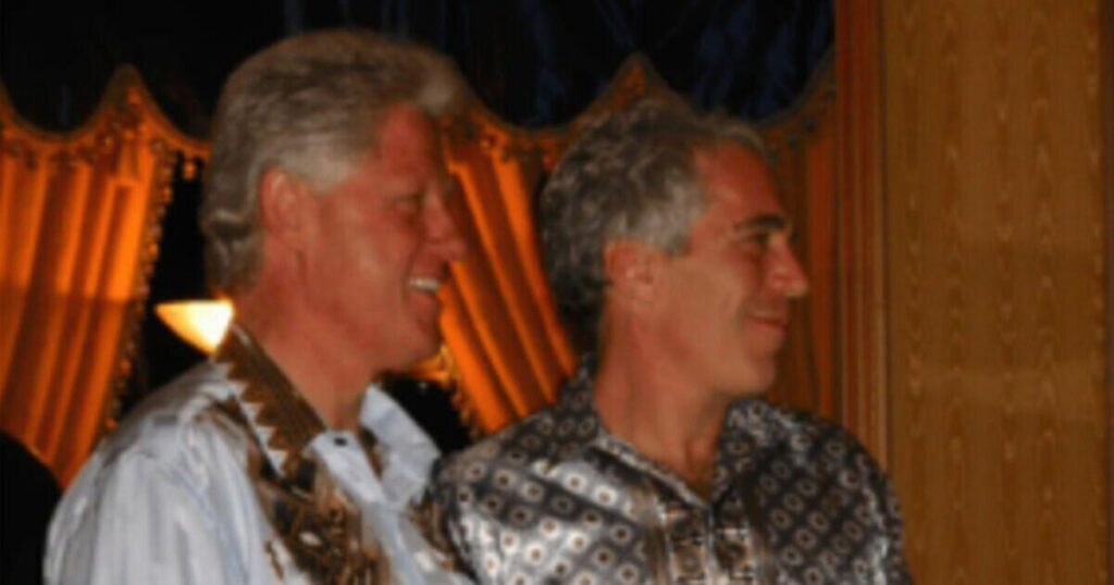 Bill Clinton sendet wütende Forderungen an Trump, nachdem Epstein die Demütigung eingereicht hat: „Präsident Trump soll Generalstaatsanwalt Bondi anweisen, unverzüglich alle verbleibenden Materialien freizugeben, die sich auf Bill Clinton beziehen, ein Foto von ihm erwähnen oder ein Foto von ihm enthalten.“ Bill Clinton sendet wütende Forderungen an Trump, nachdem Epstein die Demütigung eingereicht hat: „Präsident Trump soll Generalstaatsanwalt Bondi anweisen, unverzüglich alle verbleibenden Materialien freizugeben, die sich auf Bill Clinton beziehen, ein Foto von ihm erwähnen oder ein Foto von ihm enthalten.“