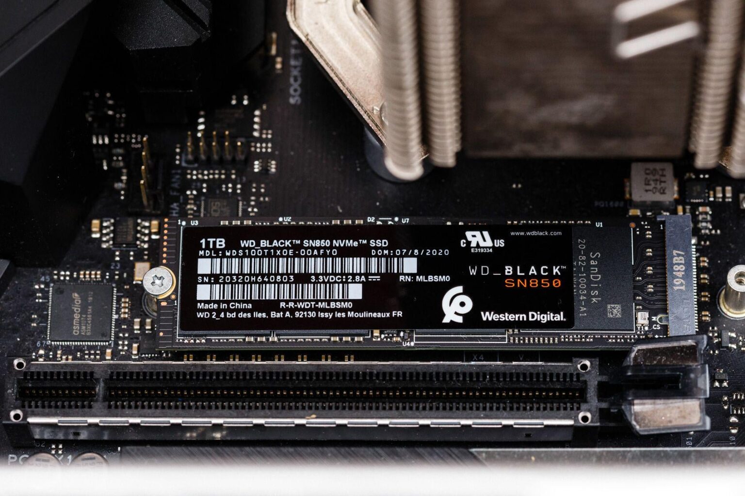 Micro Center listet die 8-TB-WD_Black-SSD mit einem UVP von 2.419 US-Dollar auf, der reale Preis ist seit Oktober um 50 % gestiegen – die Preise für SSDs mit hoher Kapazität steigen als Reaktion auf die KI-Nachfrage Micro Center listet die 8-TB-WD_Black-SSD mit einem UVP von 2.419 US-Dollar auf, der reale Preis ist seit Oktober um 50 % gestiegen – die Preise für SSDs mit hoher Kapazität steigen als Reaktion auf die KI-Nachfrage