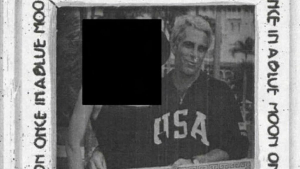 Jeffrey Epstein im Bild mit einer mysteriösen Frau, die einen riesigen Scheck von Donald Trump in der Hand hält