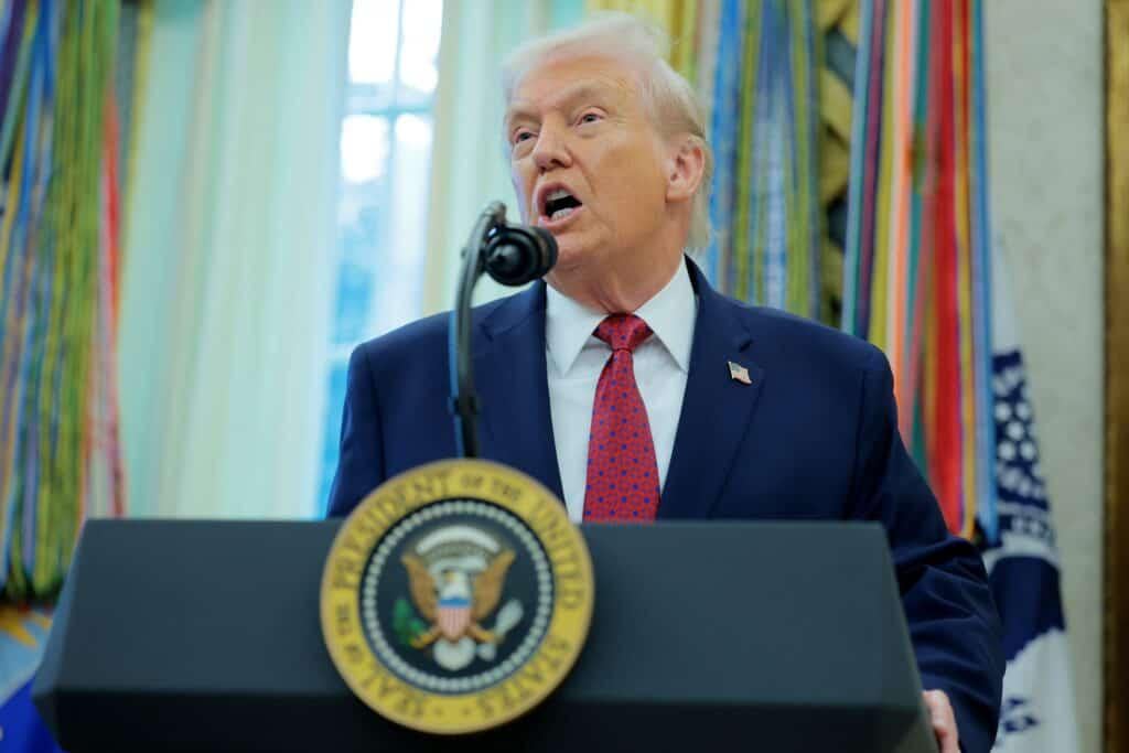 Trump sagt, der Stabschef habe ihn dazu gedrängt, eine ungewöhnliche landesweite Ansprache zu halten