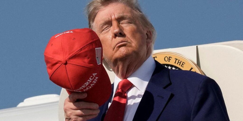 „Erbärmliches leeres Schiff“: Trump hat wegen der neuen Epstein-Kernschmelze viel Kohle gescheut