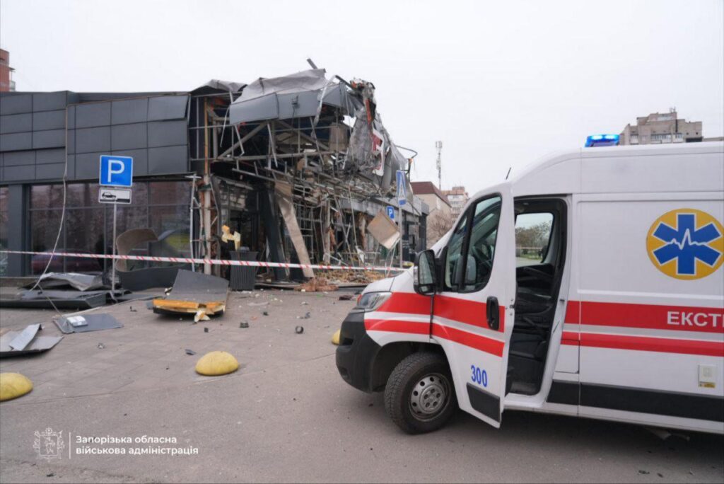Russland greift Supermarkt in Saporischschja in der Ukraine an und verletzt mindestens 14 Personen, darunter ein Kind