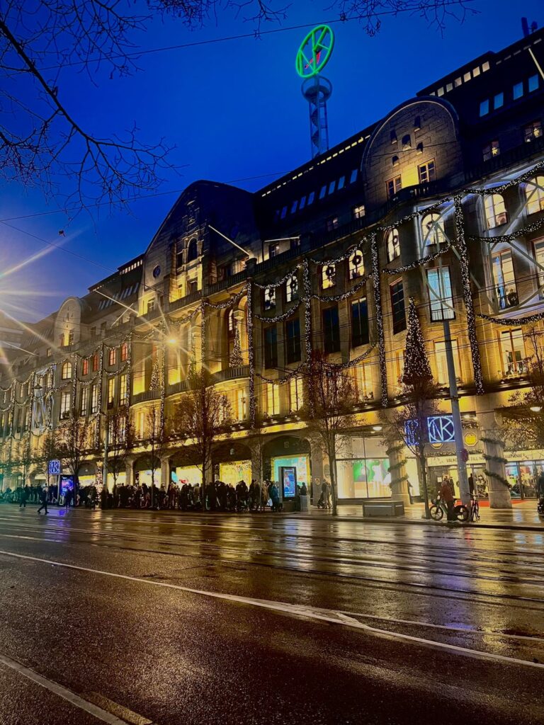 Ich möchte nur sagen, dass ich in Schottland Urlaub mache und Schweden eines der schönsten Länder ist, die ich je gesehen habe. Ich genieße meine Zeit hier wirklich. Obwohl die Sprachbarriere manchmal ein Problem darstellt, ist das meine Schuld, aber alle sind so nett und freuen sich, mir zu übersetzen und mir zu helfen. Liebe Grüße von 🏴͠ ͠ ❤️ Ich möchte nur sagen, dass ich in Schottland Urlaub mache und Schweden eines der schönsten Länder ist, die ich je gesehen habe. Ich genieße meine Zeit hier wirklich. Obwohl die Sprachbarriere manchmal ein Problem darstellt, ist das meine Schuld, aber alle sind so nett und freuen sich, mir zu übersetzen und mir zu helfen. Liebe Grüße von 🏴͠ ͠ ❤️