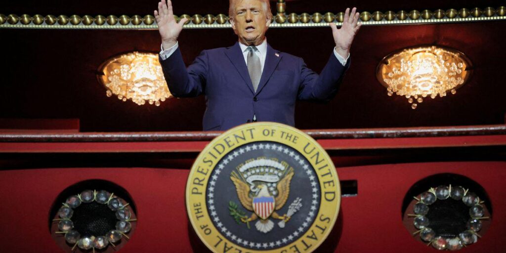Chaos, da Trumps MAGA-gekennzeichnetes Kennedy Center immer mehr Absagen erleidet