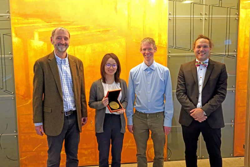 Hong Wang erhält den Ostrowski Preis für höhere Mathematik