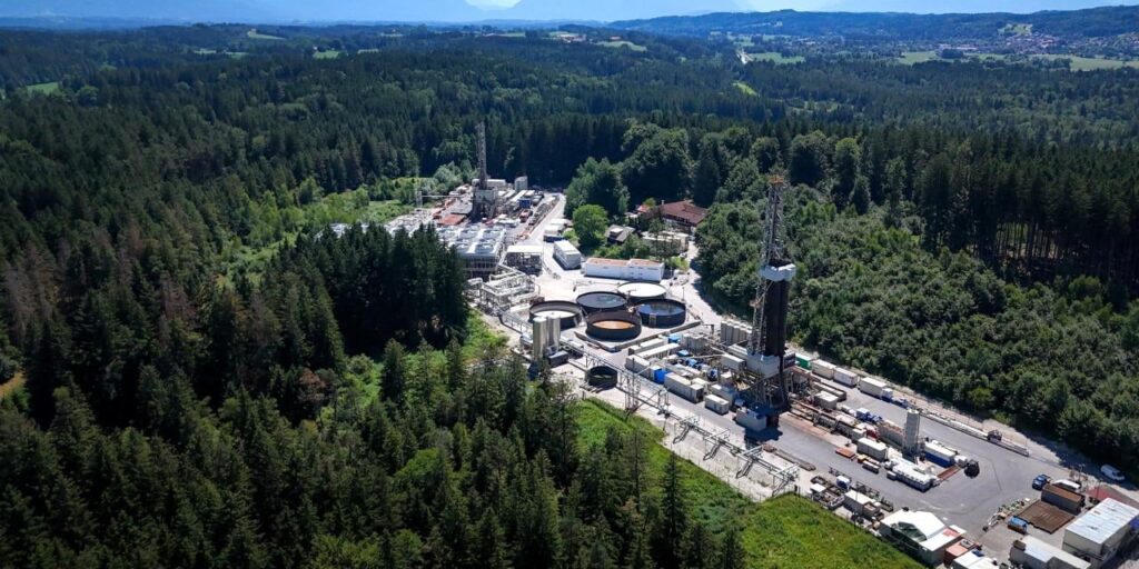Ein Geothermieunternehmen möchte eine neue Technologie zur Beheizung einer alten deutschen Stadt nutzen