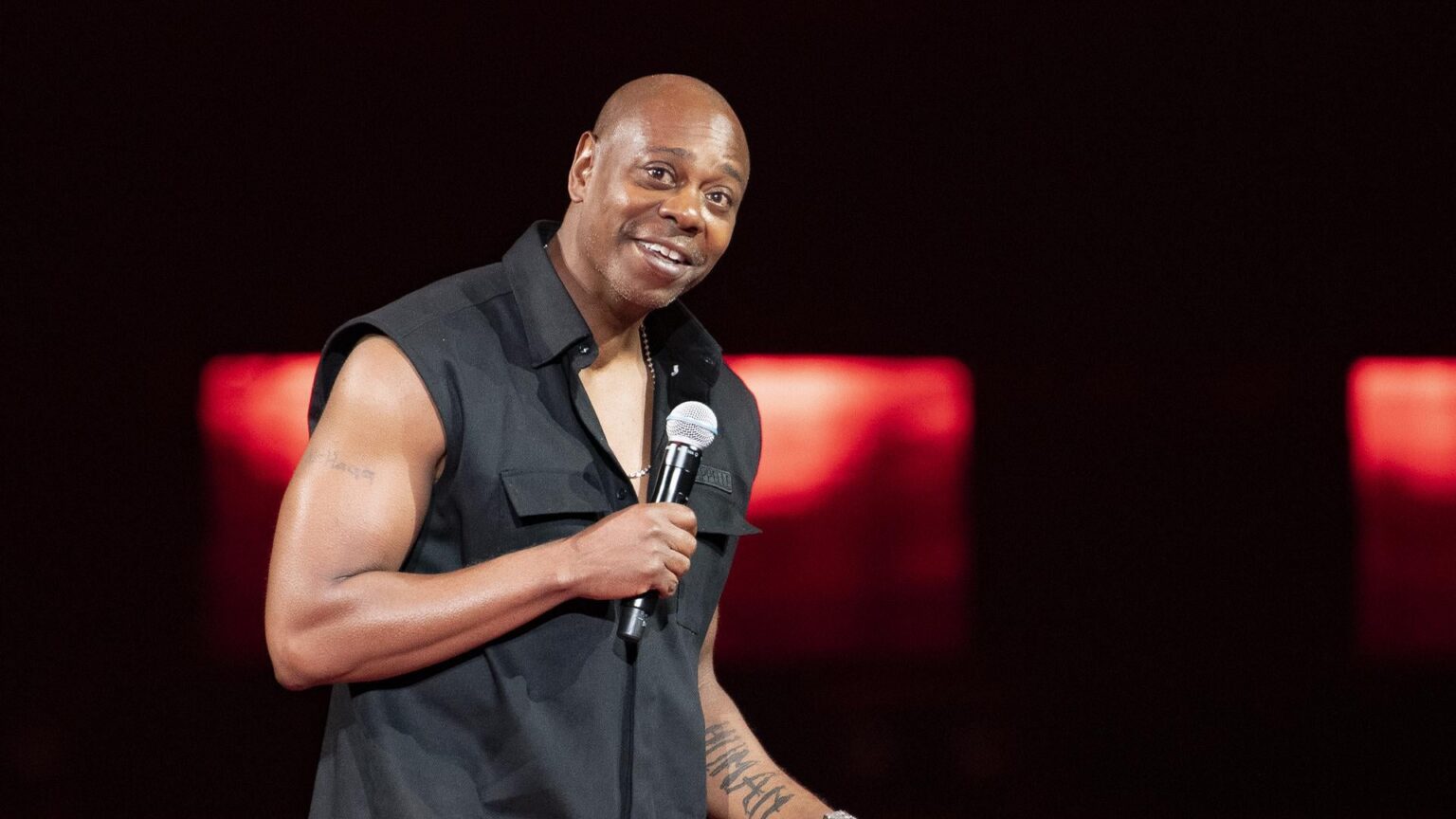 Dave Chappelle verspottet Charlie-Kirk-Anhänger, die ihn mit MLK vergleichen: „Mutterverdammte Internet-Persönlichkeit“
