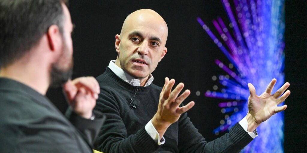 CEO Ali Ghodsi vom 134-Milliarden-Dollar-Software-Riesen-Analyseunternehmen Databricks kritisiert Unternehmen mit Milliardenfinanzierung, aber null Einnahmen: „Das ist eindeutig eine Blase, nicht wahr … es ist einfach verrückt.“ CEO Ali Ghodsi vom 134-Milliarden-Dollar-Software-Riesen-Analyseunternehmen Databricks kritisiert Unternehmen mit Milliardenfinanzierung, aber null Einnahmen: „Das ist eindeutig eine Blase, nicht wahr ... es ist einfach verrückt.“