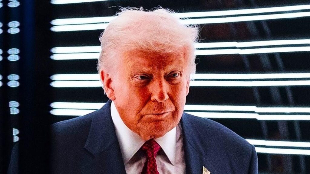 „Er hat das Spiel irgendwie verraten“: Der Arzt sagt, Trumps Demenz-Leugnungen bestätigen, was jeder bereits vermutet „Er hat das Spiel irgendwie verraten“: Der Arzt sagt, Trumps Demenz-Leugnungen bestätigen, was jeder bereits vermutet