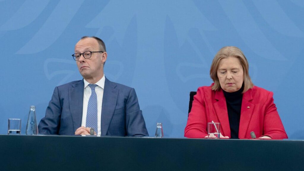 Die große Lüge fliegt langsam auf