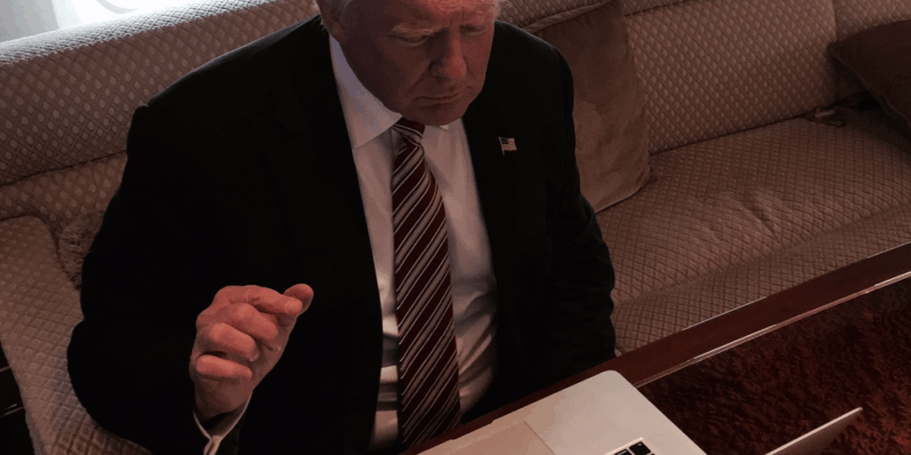 „Erbärmlicher Verlierer“: Trump verbringt seinen Weihnachtsposting über 100 Mal in den sozialen Medien