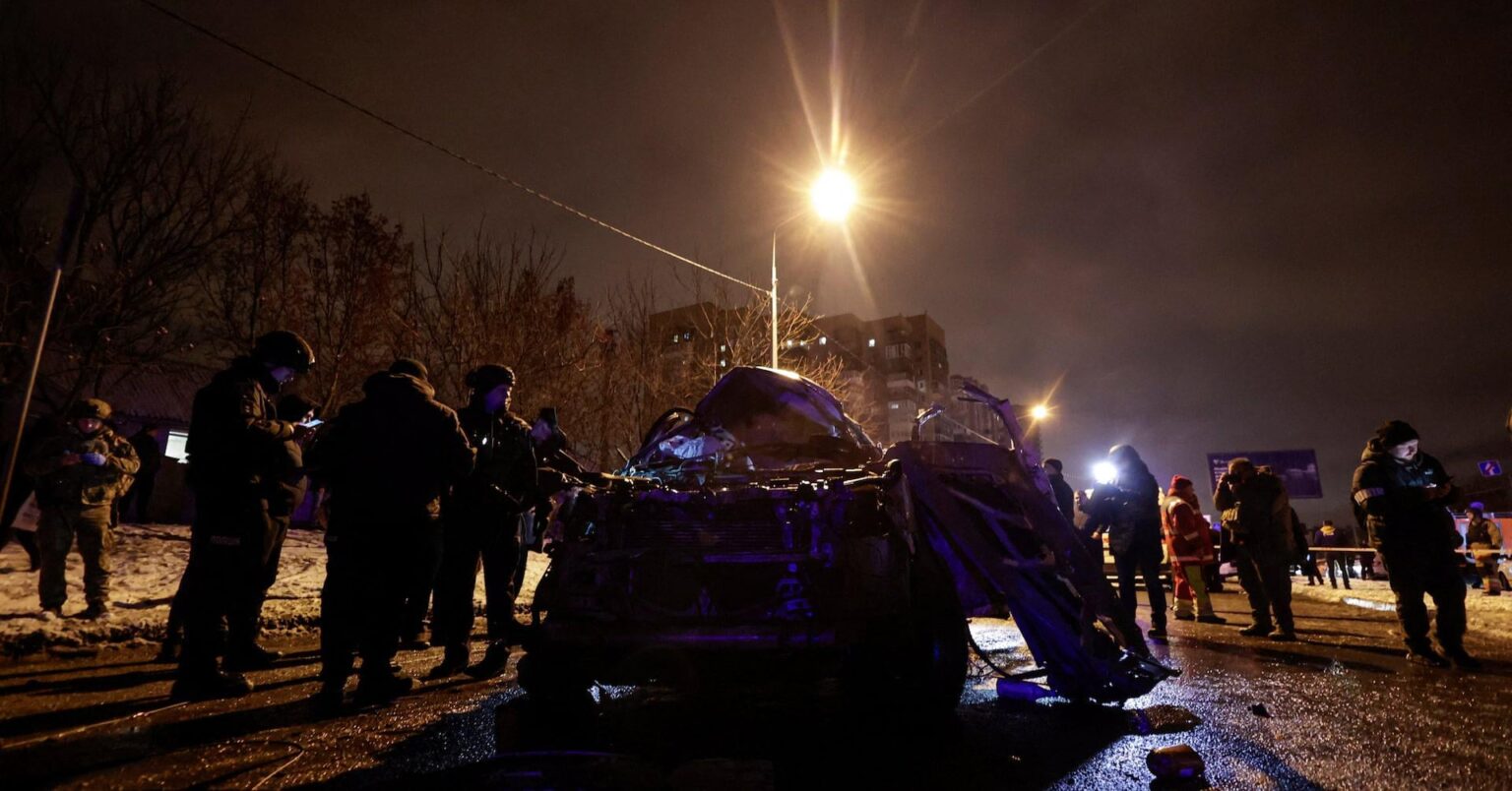 Russische Drohnen und Raketen bombardieren die Ukraine vor dem Treffen zwischen Selenskyj und Trump | Reuters