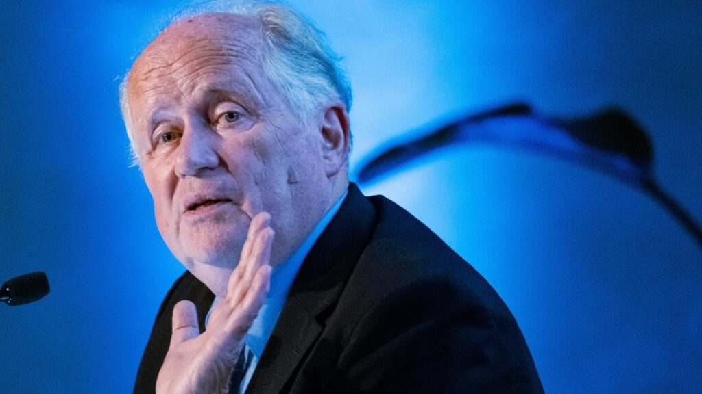 Ökonom Heiner Flassbeck zur Rente: „Beiträge sind nicht weg, nur woanders“