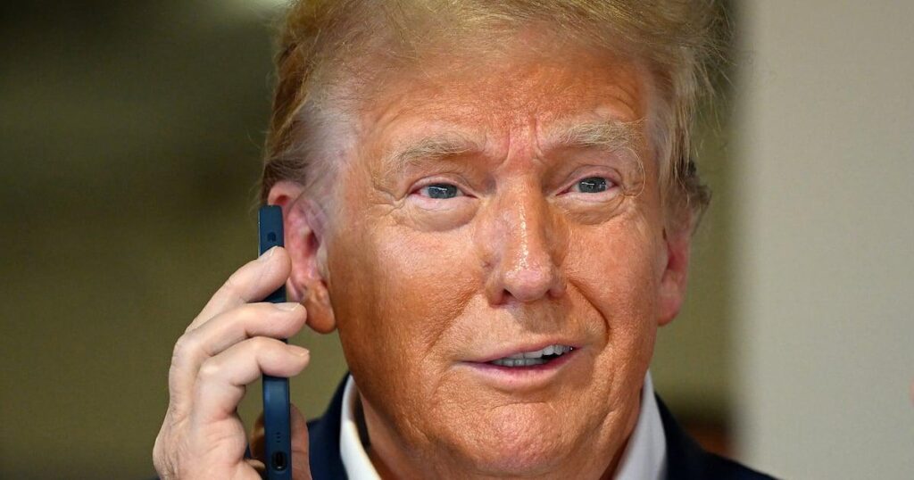 Trump, 79, wurde beschimpft, weil er versucht hatte, MAGAs Geheimnisse preiszugeben