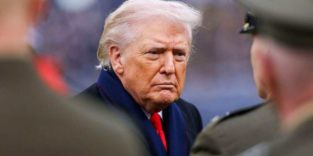 Trump-Administrator wegen Zurückhaltung von Dokumenten im Rahmen des Plans des Präsidenten zur „Einsteckung von Steuergeldern“ verklagt | „Wenn hochrangige Beamte diese Machenschaften hinter verschlossenen Türen verarbeiten … ist das nicht nur eine schlechte Optik, sondern eine direkte Bedrohung für die Integrität der Regierung.“
