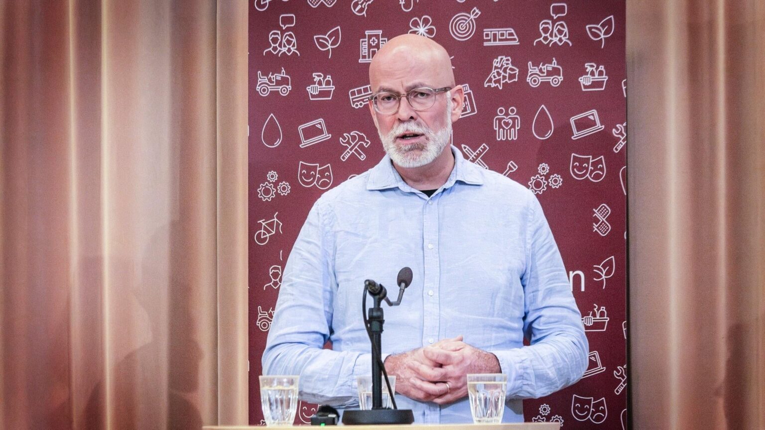 Kultur des Schweigens, nicht nach Meinung des Chefs. Kultur des Schweigens, nicht nach Meinung des Chefs.