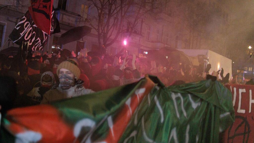 »ACAB«-Day in Berlin: 500 Polizisten bei Demo gegen Polizeigewalt