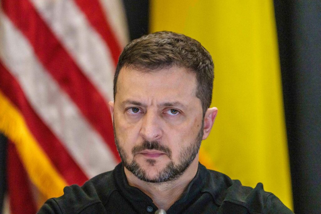 Friedensabkommen, Sicherheitsgarantien, Wiederaufbau – Selenskyj stellt dreigleisigen Plan vor, während die Gespräche intensiviert werden