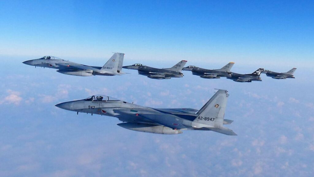 Chinesische Jets nehmen japanische Flugzeuge ins Visier