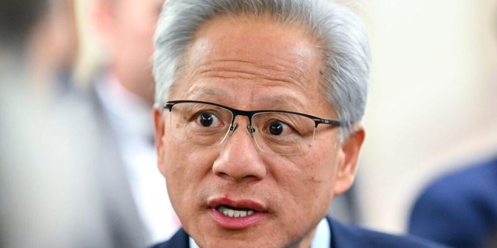 Der CEO von Nvidia sagt, dass der Bau von Rechenzentren in den USA etwa drei Jahre dauert, während man in China „an einem Wochenende ein Krankenhaus bauen kann“ Der CEO von Nvidia sagt, dass der Bau von Rechenzentren in den USA etwa drei Jahre dauert, während man in China „an einem Wochenende ein Krankenhaus bauen kann“