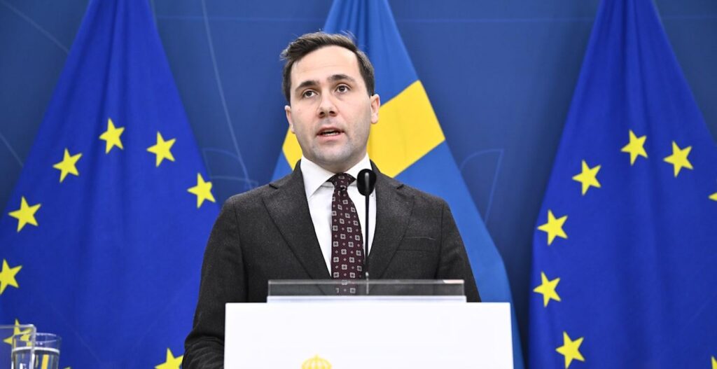 Die Regierung kürzt Sidas Zuschuss um 4 Milliarden