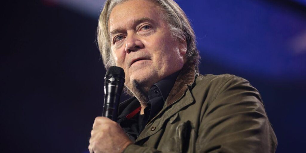 „Riesiges Problem“: Steve Bannon befürchtet, dass Trumps demütigende Niederlage bedeutet, dass die GOP-Mehrheit zum Scheitern verurteilt ist