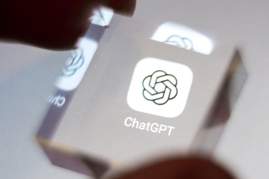 In einer neuen Klage gegen OpenAI wird behauptet, ChatGPT habe das wahnhafte Denken eines Mannes gefördert und ihn dazu veranlasst, seine 83-jährige Mutter zu töten und sich das Leben zu nehmen. In einer neuen Klage gegen OpenAI wird behauptet, ChatGPT habe das wahnhafte Denken eines Mannes gefördert und ihn dazu veranlasst, seine 83-jährige Mutter zu töten und sich das Leben zu nehmen.