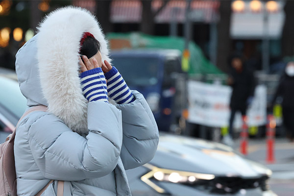 Freitag, um weiterhin den eiskalten Morgen zu sehen