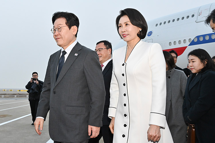 Lee besucht den ehemaligen Standort der Provisorischen Regierung Koreas in Shanghai
