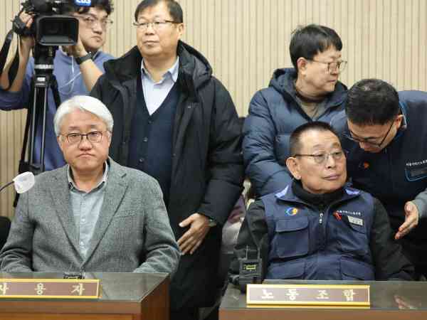 Die Verhandlungen werden am zweiten Tag des Busstreiks in Seoul wieder aufgenommen