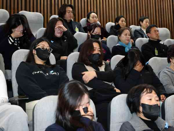 Hinterbliebene Familien fordern das Parlament auf, bei der Untersuchung des Flugzeugabsturzes in Jeju für vollständige Transparenz zu sorgen