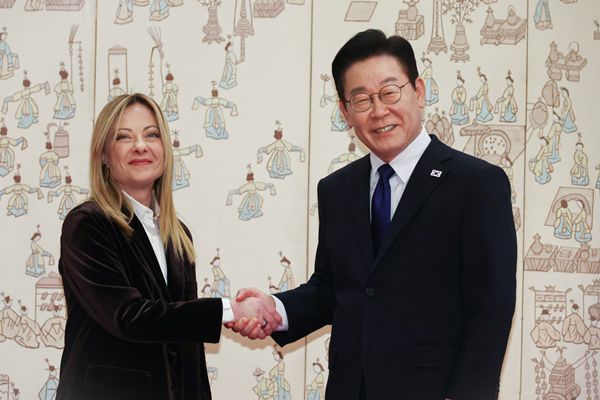 Südkorea und Italien stärken Zusammenarbeit in den Bereichen Halbleiter und KI