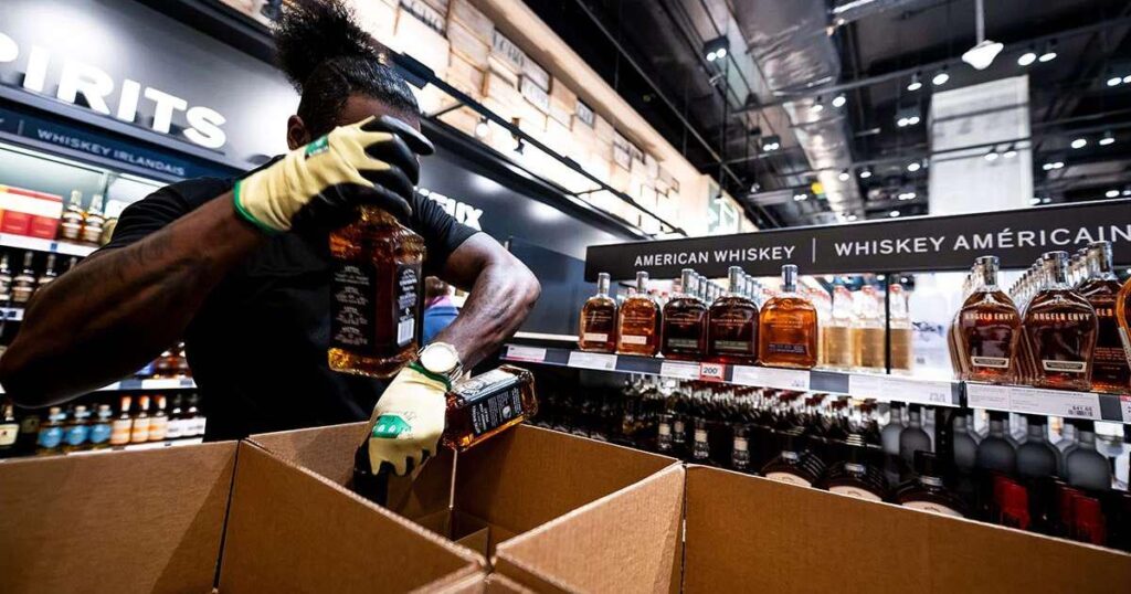 Trump drängt Kanada, den Boykott von US-Alkohol zu beenden