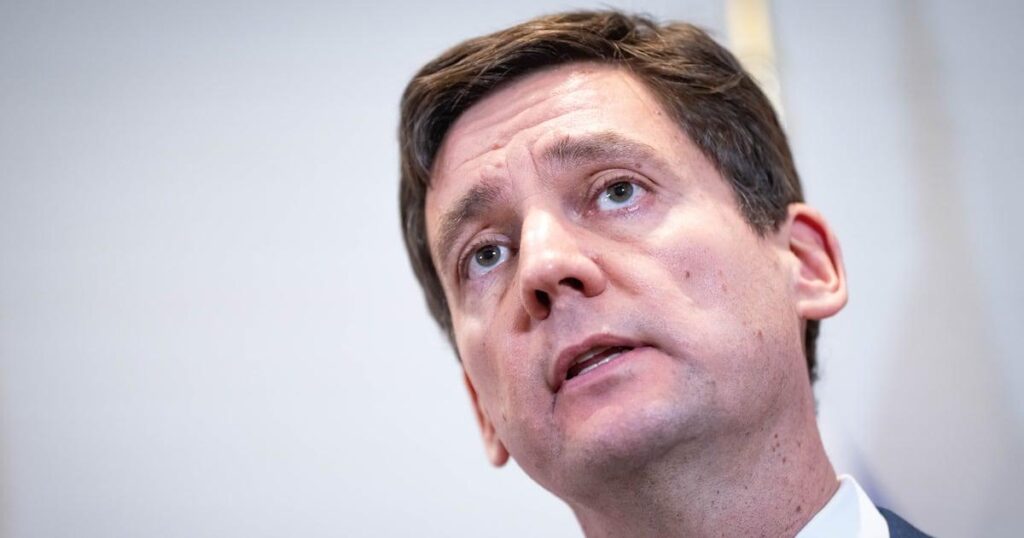 Eby sagt, Kanada sollte angesichts der Unsicherheit über Ölsande Raffinerien und keine Pipelines bauen