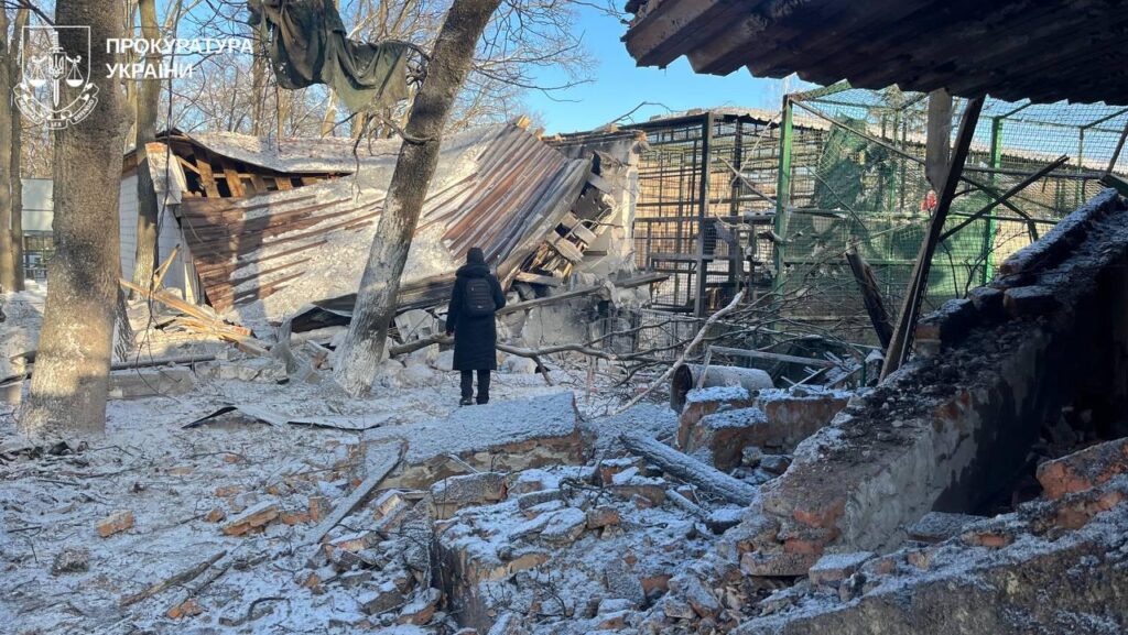 Russen bombardieren Ökopark in der Nähe von Khakriv, verletzen Frau und töten Tiere